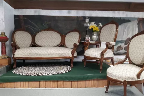 Victorian Cameo Furniture